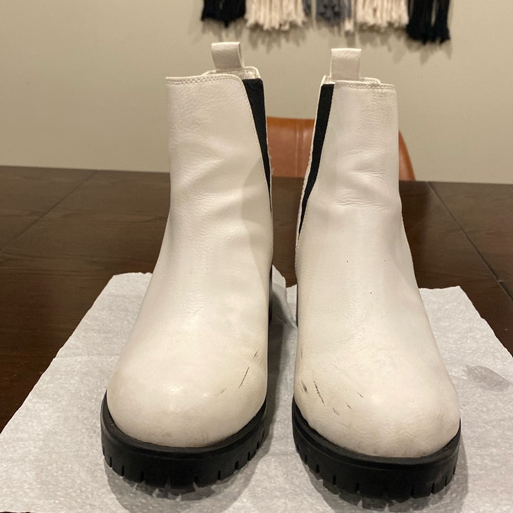 Mia white heeled boots